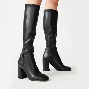 Leah Steve Madden Black Boots